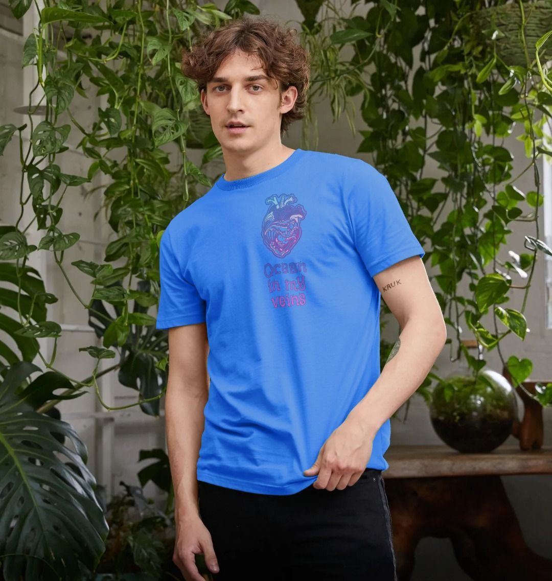 Bright Blue Men's Basic T-shirt "Ocean in my veins"